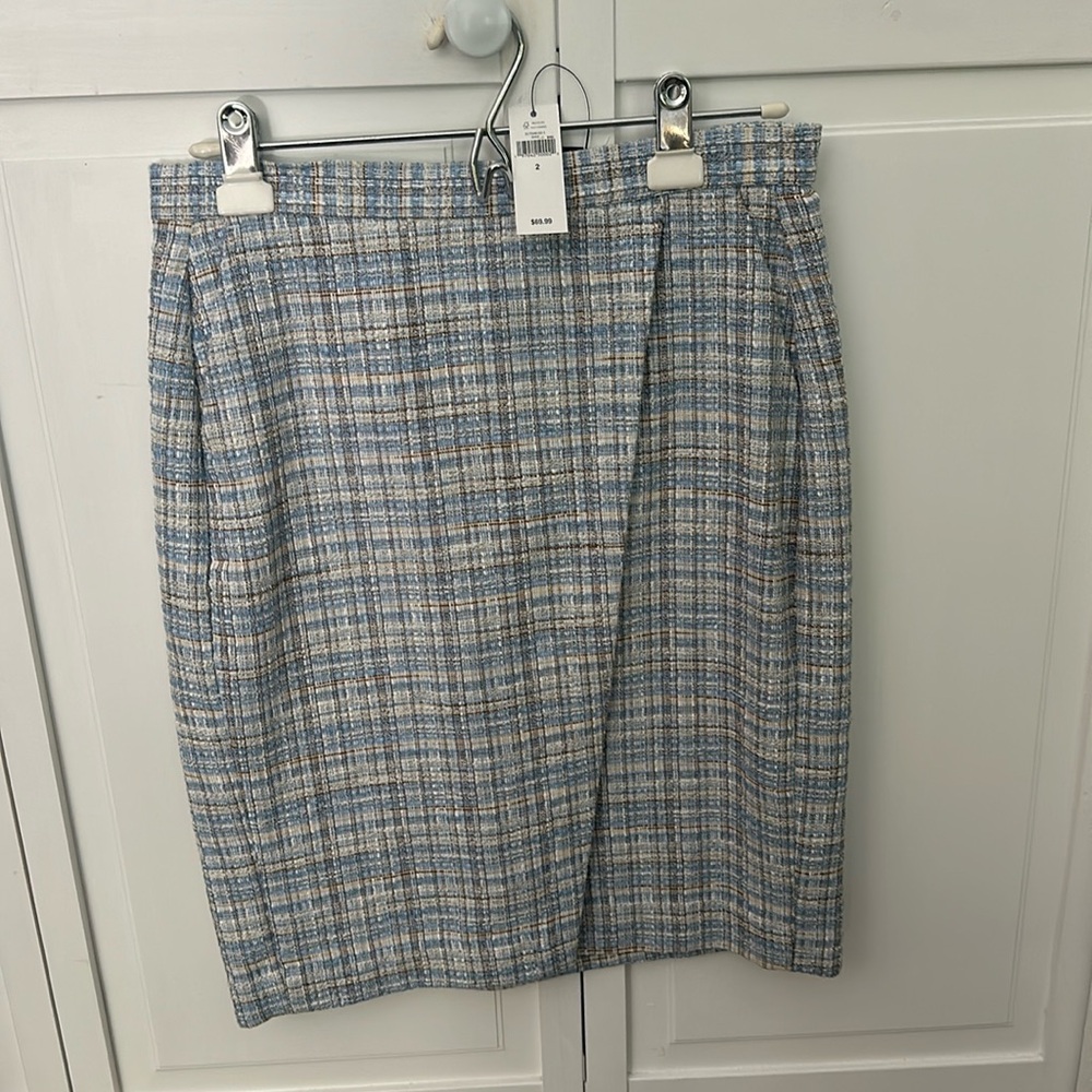 Cute wrap tweed skirt